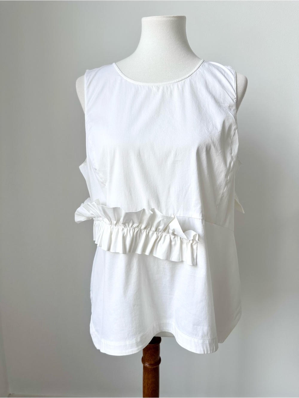Trouvé White Sleeveless Blouse with Ruffle and Trim Detail Size Large